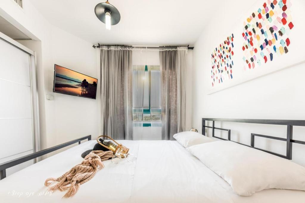Luxury Apartment On The Lake Тиберия Екстериор снимка