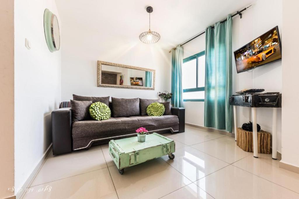 Luxury Apartment On The Lake Тиберия Екстериор снимка